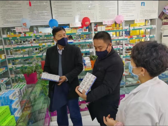 寧夏吳忠市開展疫情防控期間藥品醫(yī)療器械價格專項整治  中國食品藥品網  董傳陽 攝