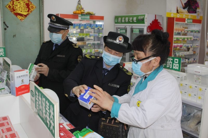 河南省尉氏縣市場(chǎng)監(jiān)管局全面排查食品藥品安全風(fēng)險(xiǎn)隱患