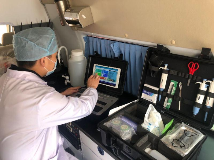 蘭州市城關(guān)區(qū)：檢測車“上門”抽檢 全力保障食品安全