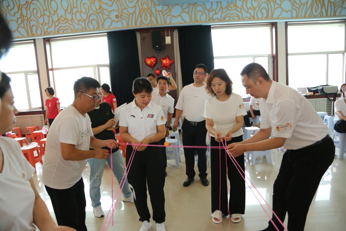 圖為“八一”趣味運動會現(xiàn)場