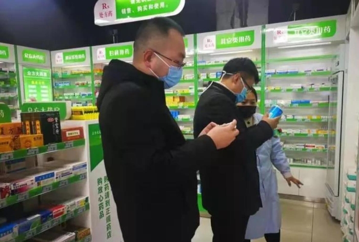 開(kāi)展防疫藥品安全專項(xiàng)檢查 張江濤攝
