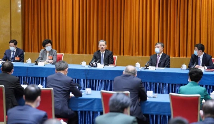3月6日，中共中央政治局常委、中央紀委書記趙樂際看望出席全國政協(xié)十三屆四次會議的農(nóng)工黨、體育界委員并參加討論。新華社記者 張領(lǐng) 攝