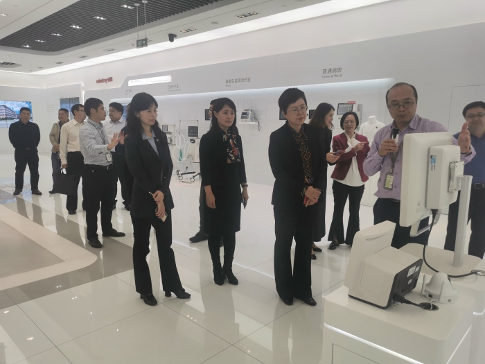 圖為吉林省藥監(jiān)局調(diào)研廣東醫(yī)療器械生產(chǎn)企業(yè)。