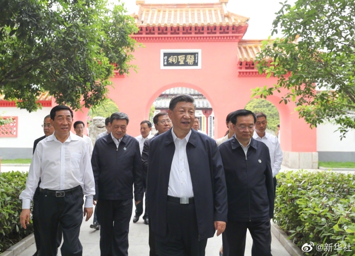 習(xí)近平在河南南陽考察調(diào)研