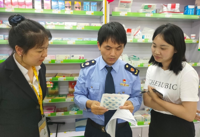 洪燕 攝