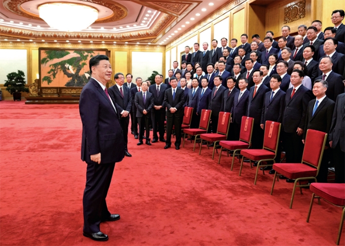 2021年6月29日，中共中央總書記、國家主席、中央軍委主席習(xí)近平在北京會見全國優(yōu)秀縣委書記?！⌒氯A社記者 李學(xué)仁/攝