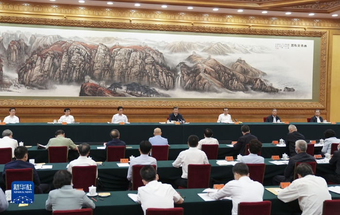 8月27日至28日，中央民族工作會(huì)議在北京召開(kāi)。中共中央總書(shū)記、國(guó)家主席、中央軍委主席習(xí)近平出席會(huì)議并發(fā)表重要講話。新華社記者 李學(xué)仁 攝