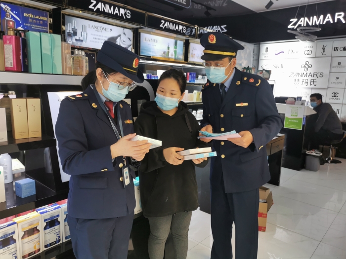 圖為檢查現(xiàn)場。