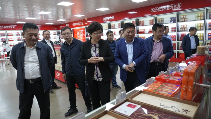 圖為吉林省藥監(jiān)局開展“兩確保一率先”大調(diào)研大謀劃活動(dòng)。（葉陽(yáng)歡攝）