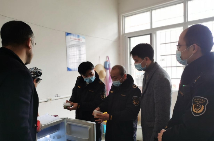 圖為檢查現(xiàn)場