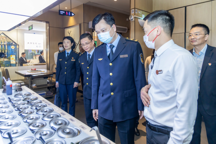 省局組織開(kāi)展3·15食品安全“你點(diǎn)我檢”現(xiàn)場(chǎng)抽檢活動(dòng)