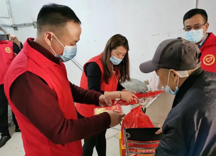 溫州市甌海區(qū)藥師志愿者協(xié)會(huì)陳久東工作照