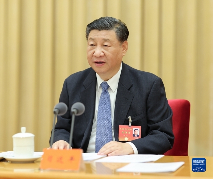 12月11日至12日，中央經(jīng)濟(jì)工作會(huì)議在北京舉行。中共中央總書記、國(guó)家主席、中央軍委主席習(xí)近平出席會(huì)議并發(fā)表重要講話。新華社記者 姚大偉 攝