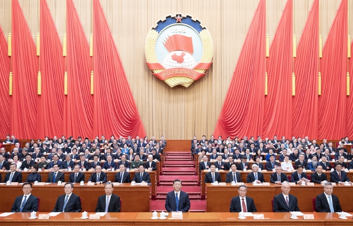 3月10日上午，中國(guó)人民政治協(xié)商會(huì)議第十四屆全國(guó)委員會(huì)第二次會(huì)議在北京人民大會(huì)堂閉幕。這是習(xí)近平、李強(qiáng)、趙樂(lè)際、蔡奇、丁薛祥、李希、韓正在主席臺(tái)就座。新華社記者 黃敬文 攝