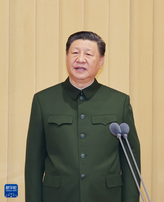 4月19日，中國人民解放軍信息支援部隊成立大會在北京八一大樓隆重舉行。中共中央總書記、國家主席、中央軍委主席習(xí)近平向信息支援部隊授予軍旗并致訓(xùn)詞。這是習(xí)近平致訓(xùn)詞。新華社記者 李剛 攝