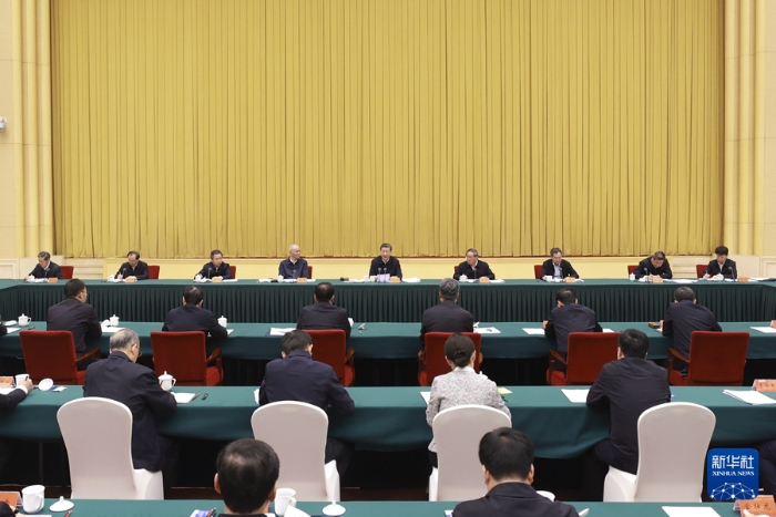 4月23日下午，中共中央總書記、國家主席、中央軍委主席習(xí)近平在重慶主持召開新時代推動西部大開發(fā)座談會并發(fā)表重要講話。新華社記者 王曄 攝