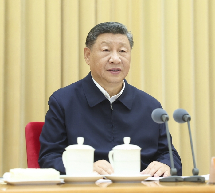 9月9日至10日，全國教育大會在北京召開。中共中央總書記、國家主席、中央軍委主席習(xí)近平出席會議并發(fā)表重要講話，代表黨中央向全國廣大教師和教育工作者致以節(jié)日祝賀和誠摯問候。新華社記者 鞠鵬 攝