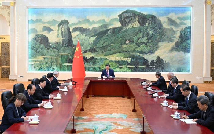 2 11月1日下午，國家主席習近平在北京人民大會堂會見新當選并獲中央政府任命的澳門特別行政區(qū)第六任行政長官岑浩輝。新華社記者 謝環(huán)馳 攝